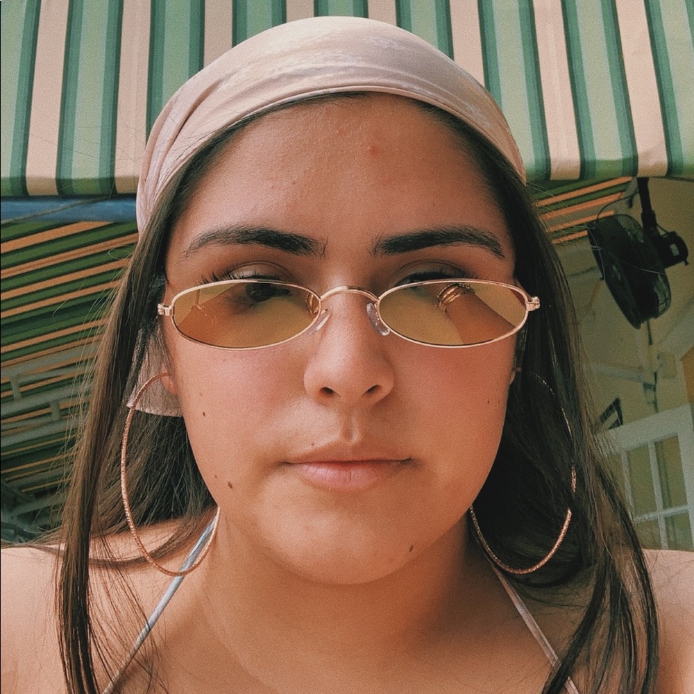 Meet your Posher, Isabel